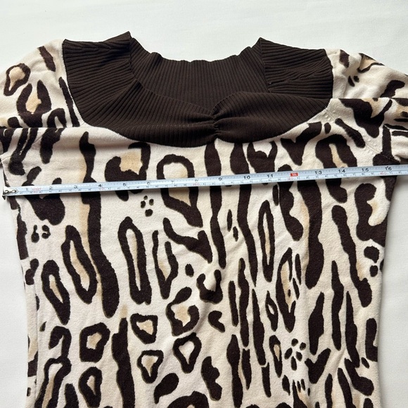 Cache animal print light sweater. 3/4 length sleeves. Size M - Picture 5 of 7